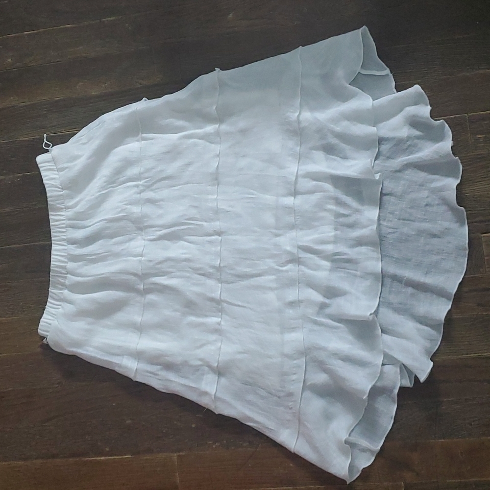 Swishy white skirt new